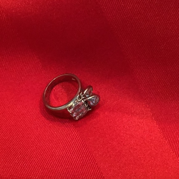 Clear crystal stone silver ring - Picture 3 of 4